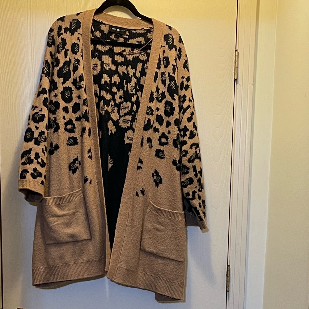 Lane Bryant Leopard Print Open Cardigan Size 26/28 Pilling and Several Pulls.